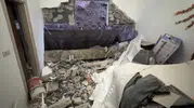 İstinat duvarı çökünce binadakiler tahliye edildi