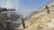 Gaziantep'te kağıt fabrikası, Antalya’da işyeri yangını
