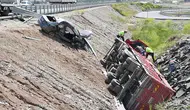 Kamyon ile otomobilin çarpıştığı kazada 1 kişi yaşamını yitirdi