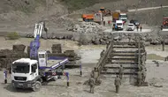 Ulaşım sıkıntısı Mehmetçiğin kurulumuna başladığı panel köprüyle giderildi