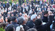 İstinafın CHP kurultay davası kararının ardından partililer, Genel Merkezi'ne geldi