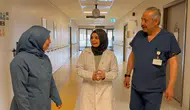 Anne, baba ve kızları aynı hastanede omuz omuza mesai yapıyor