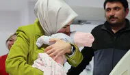 Doğum yardımı ödemeleri Kurban Bayramı öncesi hesaplara yatırıldı