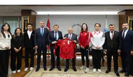 Gençlik ve Spor İl Müdürü Kabakcı ile gençler, Başkan Büyükkılıç'ı ziyaret etti