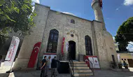Depremde hasar gören cami restorasyonun ardından yeniden ibadete açıldı
