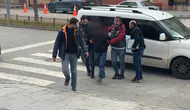 Bir kişi cami önünde silahla vurulmuş halde ölü bulundu