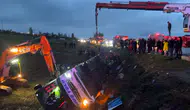 Yolcu otobüsü şarampole devrildi! 4 kişi öldü, 15 kişi yaralandı
