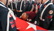 Trafik kazasında şehit olan uzman çavuşun cenazesi defnedildi