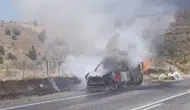 Seyir halindeki ticari araç aniden yanmaya başladı