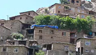 300 yıllık taş ve ahşap evler zamana direniyor