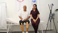 Tekerlekli sandalyeyle girdiği merkezden yürüyerek çıktı