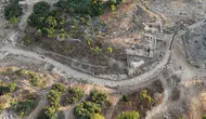 Bakan Ersoy'dan Aspendos'taki 2 bin yıllık Tiyatro Caddesi'ni paylaştı