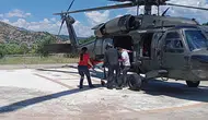 Engerek yılanının ısırdığı kişi askeri helikopterle hastaneye ulaştırıldı