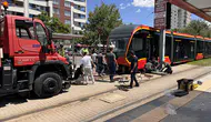 Tramvayın çarptığı genç hayatını kaybetti