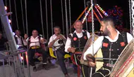 Davul zurna ekibinden, gondol ve salıncakta muhteşem performans