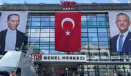 Yeni Parti Genel Başkanı Özel, parti genel merkezinde çalışmalarına başladı