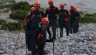AFAD ekipleri zorlu görevlere Aladağlar'ın sarp yamaçlarında hazırlanıyor