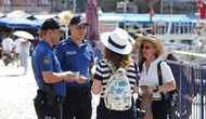 Antalya'da turizm polisleri, tatilcilerin huzuru için sahada