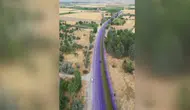 Tırdan dökülen boya araç sürücülerini zor durumda bıraktı