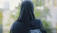 Hindistan'da mahkeme, bir öğrencinin okulda başörtüsü takma talebini reddetti