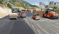 Kahramanmaraş’ta asfalt seferberliği hız kesmiyor 4 ilçede yol mesaisi