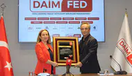 DAİMFED'in Üstün Hizmet Şeref belgesinin ilk sahibi Vursavuş oldu