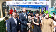 Başkan Toptaş, minik öğrencilerin davetine kayıtsız kalmadı