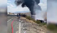 Devrilen madeni yağ yüklü tırın sürücüsü çıkan yangında öldü