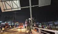 Yolcu otobüsünün tabela direğine çarpması sonucu 11 kişi yaralandı