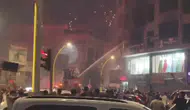 Havai fişekler nedeniyle yangın çıktı, itfaiye eri yaralandı