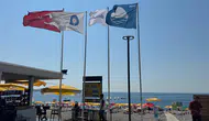 Antalya'nın plajları mavi bayrak ve dumansız uygulamayla korunuyor