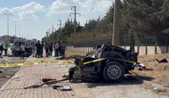 Otomobil ikiye ayrıldığı kazada 2 kişi can verdi!