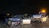 İki otomobilin çarpıştığı kazada 2 kişi öldü, 5 kişi yaralandı