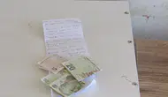 Elektrikli motosikletlerini mescitte şarj eden kişiler 45 lira bıraktı