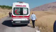 Kamyonet ile otomobilin çarpıştığı kazada 2 kişi öldü, 4 kişi yaralandı