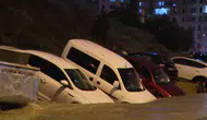 Ankara'da sel nedeniyle çöken yolda çok sayıda araç hasar gördü