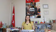 Hatay'da kadın muhtar mahallelinin talepleriyle yakından ilgileniyor