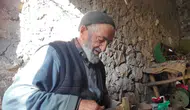 Nurettin usta 60 yıldır aynı örste nal dövüyor