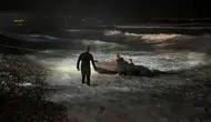 Alabora olan teknedeki 1 polis hayatını kaybetti, 1'i kayboldu