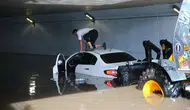 Adana'da etkili olan sağanak, su baskınlarına neden oldu!