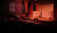 Bir Tabak Daha adlı komedi gösterisi Kahramanmaraş’ta tiyatro severlere buluştu