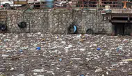 Zonguldak Limanı, sağanakla denize taşınan atıklarla kaplandı