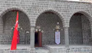 Depremde hasar gören 6 tarihi cami yeniden ibadete açıldı