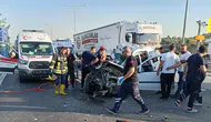 Mersin'de tıra çarpan hafif ticari araçtaki 2 kişi öldü, 1 yaralı
