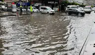 Hatay’ı sağanak ve dolu vurdu! Ev ve iş yerlerini su bastı