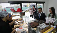 Hatay'da depremde yıkılan konut ve iş yerlerinde yaşam yeniden başladı