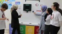 Öğrenciler yapay zeka destekli geri dönüşüm cihazı geliştirdi
