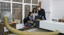 Devlet desteğiyle modernize edilen atölyeden hem öğrenciler hem kursiyerler faydalanıyor