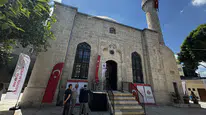 Depremde hasar gören cami restorasyonun ardından yeniden ibadete açıldı