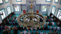 Depremde yıkılan caminin yerine yenisi yapıldı